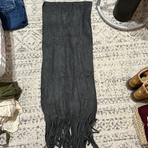 NWT Lucky brand gray scarf - Picture 3 of 5